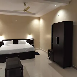 Biglaand Dew Castle Resort Pirmed